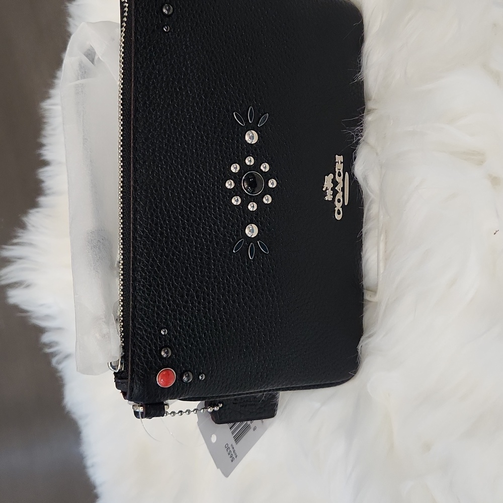 NWT. Coach Western Rivits pebbled leather wristlet - Picture 3 of 8